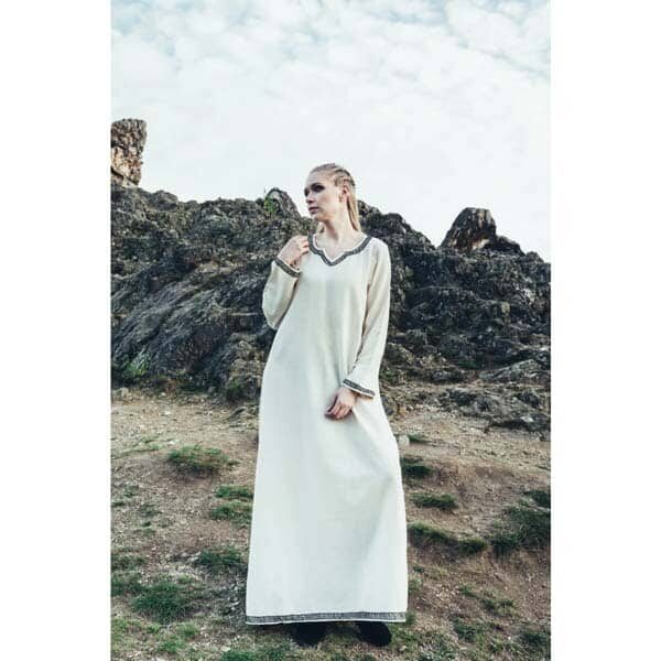 Brigida Viking Dress - Traditional Norse Clothing - Wyrdraven - wyrdraven.co.uk