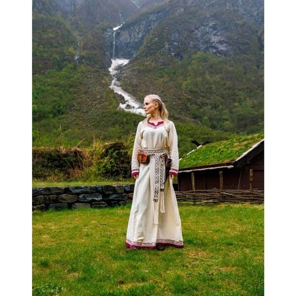 Lagertha Viking Dress: Red - Traditional Norse Clothing - Wyrdraven - wyrdraven.co.uk