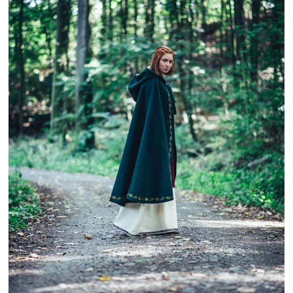 Embroidered Wool Cape Green - Viking Cloaks - Viking Coats - Viking Wraps - Wyrdraven Cloaks - www.wyrdraven.co.uk