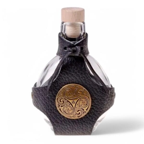 Glass Hip Flask With Conch - Wyrdraven Hip Flasks - www.wyrdraven.co.uk